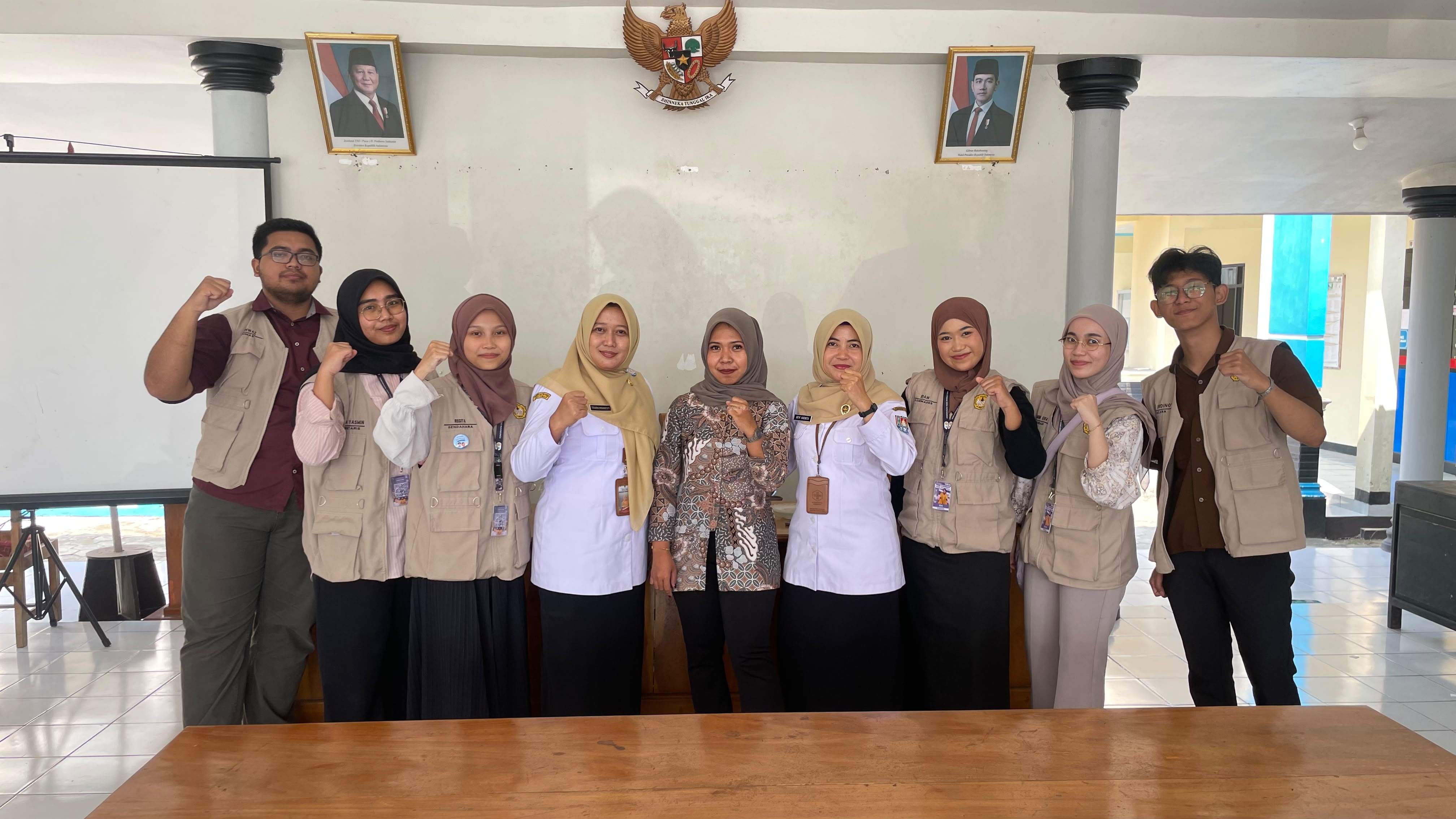 Wujudkan Generasi Sehat, Mahasiswa KKN Gelar Program GENIUS dan Dampingi Pelaksanaan Imunisasi di Desa Nusawungu